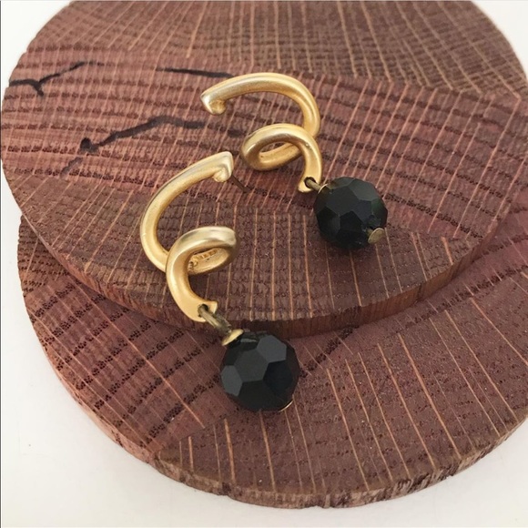 Vintage Matte Gold & Black Glass Earrings - Picture 3 of 4